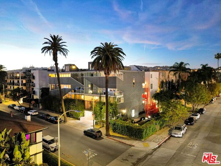 Property Photo:  803 Wilcox Avenue 4  CA 90038 