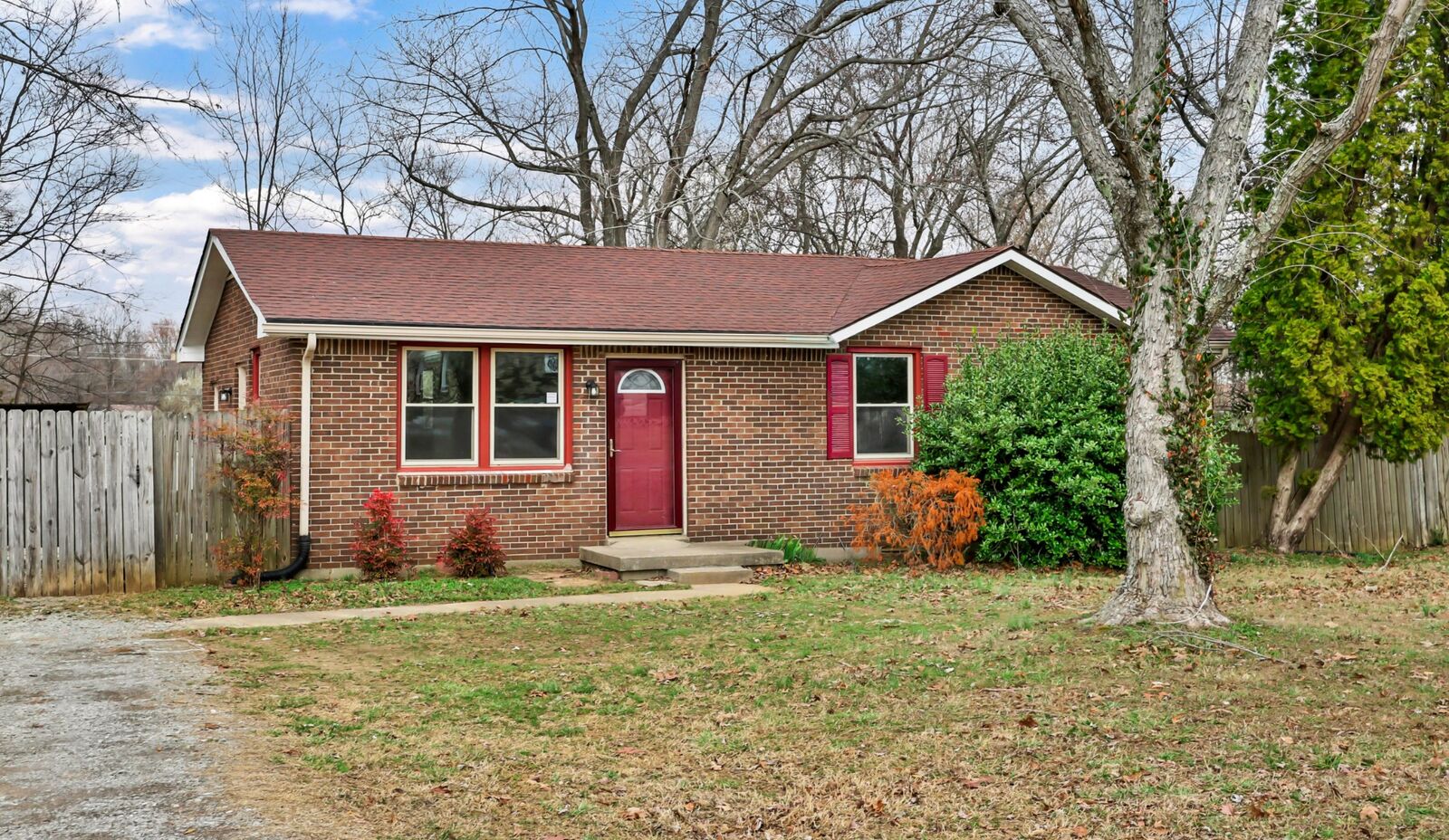 Property Photo:  527 Caskey Dr  TN 37042 