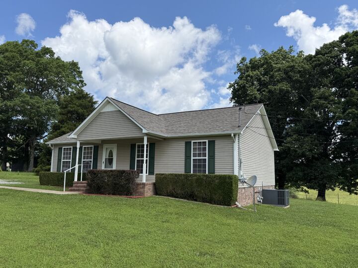 Property Photo: 70 Dunn Leoma Rd TN 38468