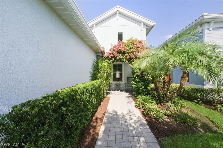 Property Photo:  2175 Marquesa Circle  FL 34112 