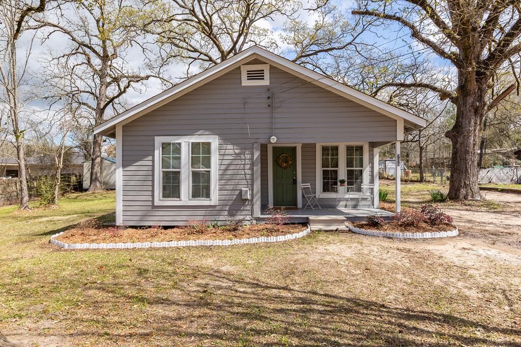 Property Photo:  706 Neches  TX 75901 