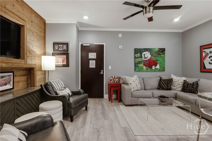 Property Photo:  250 W Broad Street 801  GA 30601 