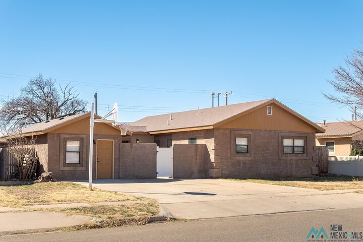 Property Photo:  221 Circle Drive  NM 88101 