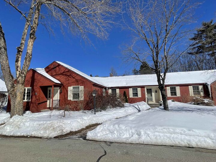 Property Photo:  14 Colonial Square  NH 03458 