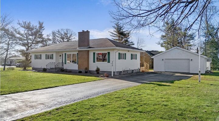 209 Louise Street — photo 1