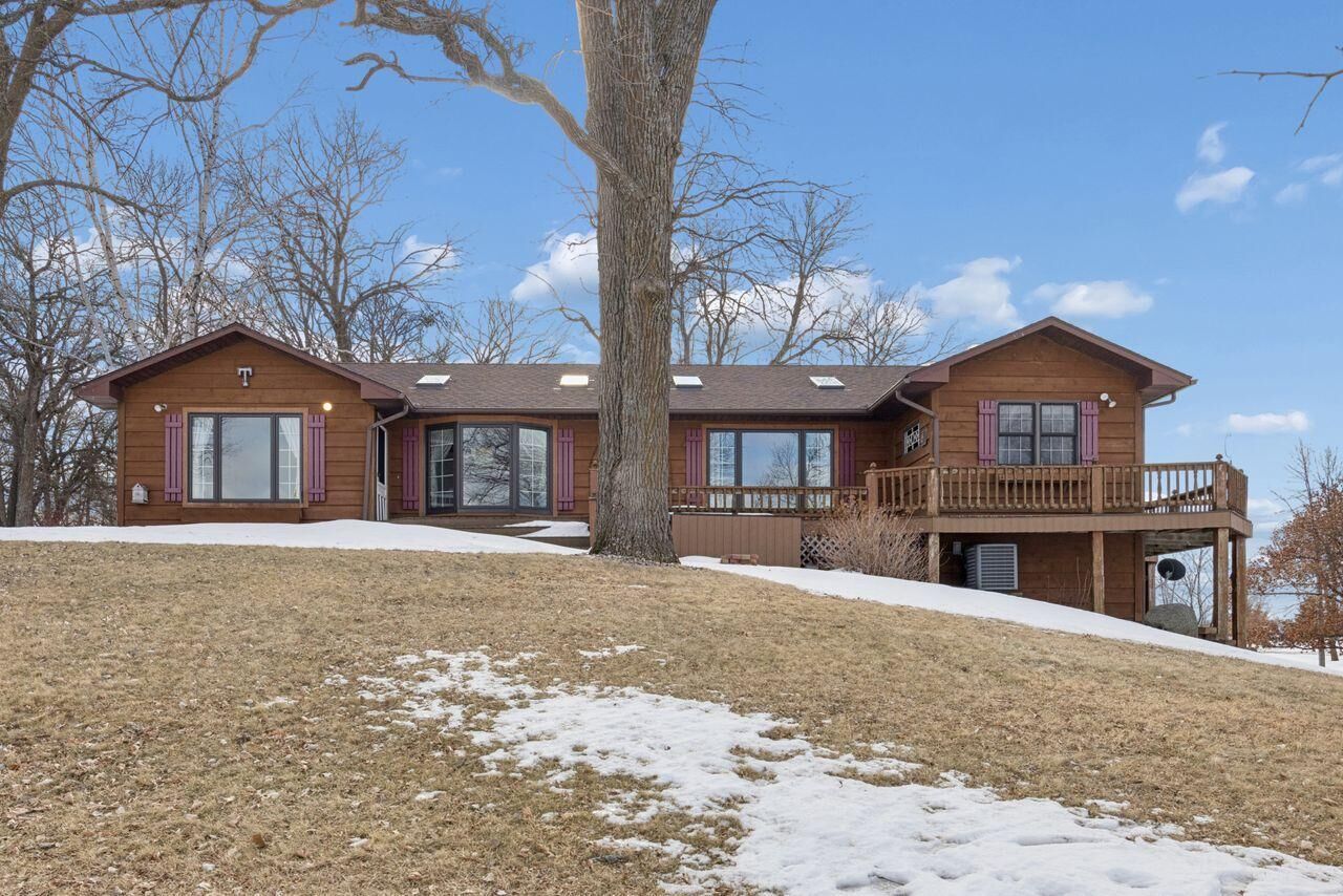 Property Photo:  1122 S Andrew Drive NE  MN 56273 
