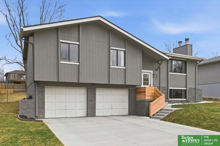 Property Photo:  501 Laredo Road  NE 68046 