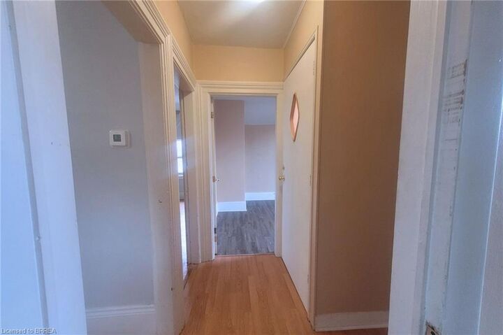 Property Photo:  65 East Avenue Upper  ON N3S 3L5 