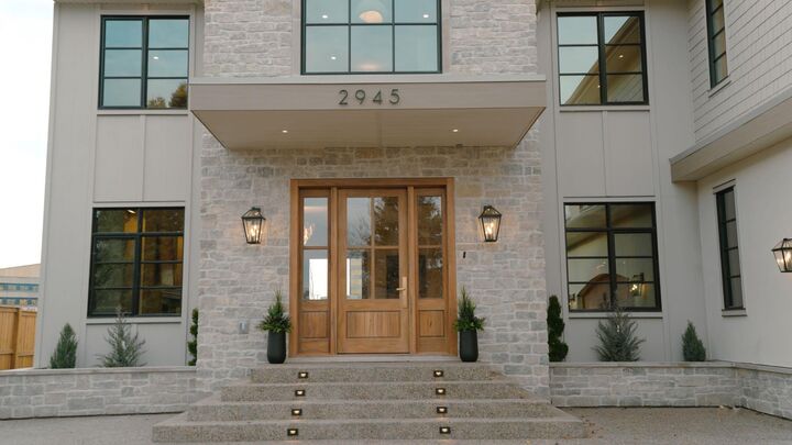 Property Photo:  2945 Toronto Crescent NW  AB T2N 3W4 