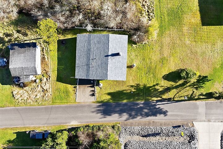 Property Photo: 16 Oyehut Road WA 98550