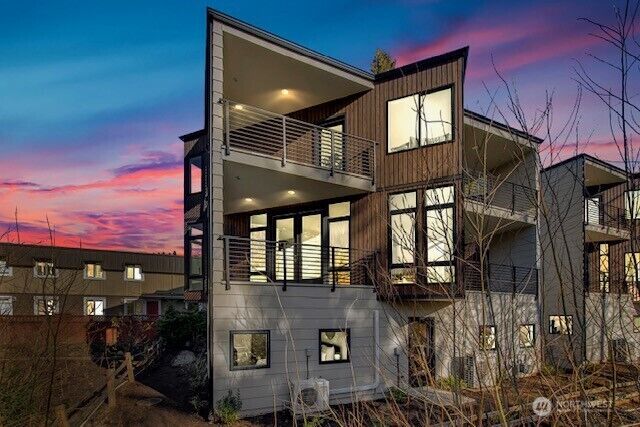 Property Photo:  417  102nd Avenue SE  WA 98004 