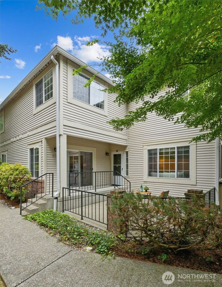 Property Photo:  10909  Avondale Road NE R170  WA 98052 
