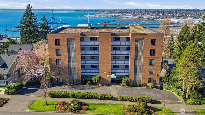 Property Photo:  715 N Garden Street 502  WA 98225 