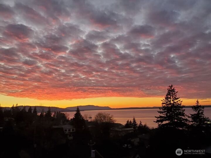 Property Photo:  715 N Garden Street 502  WA 98225 