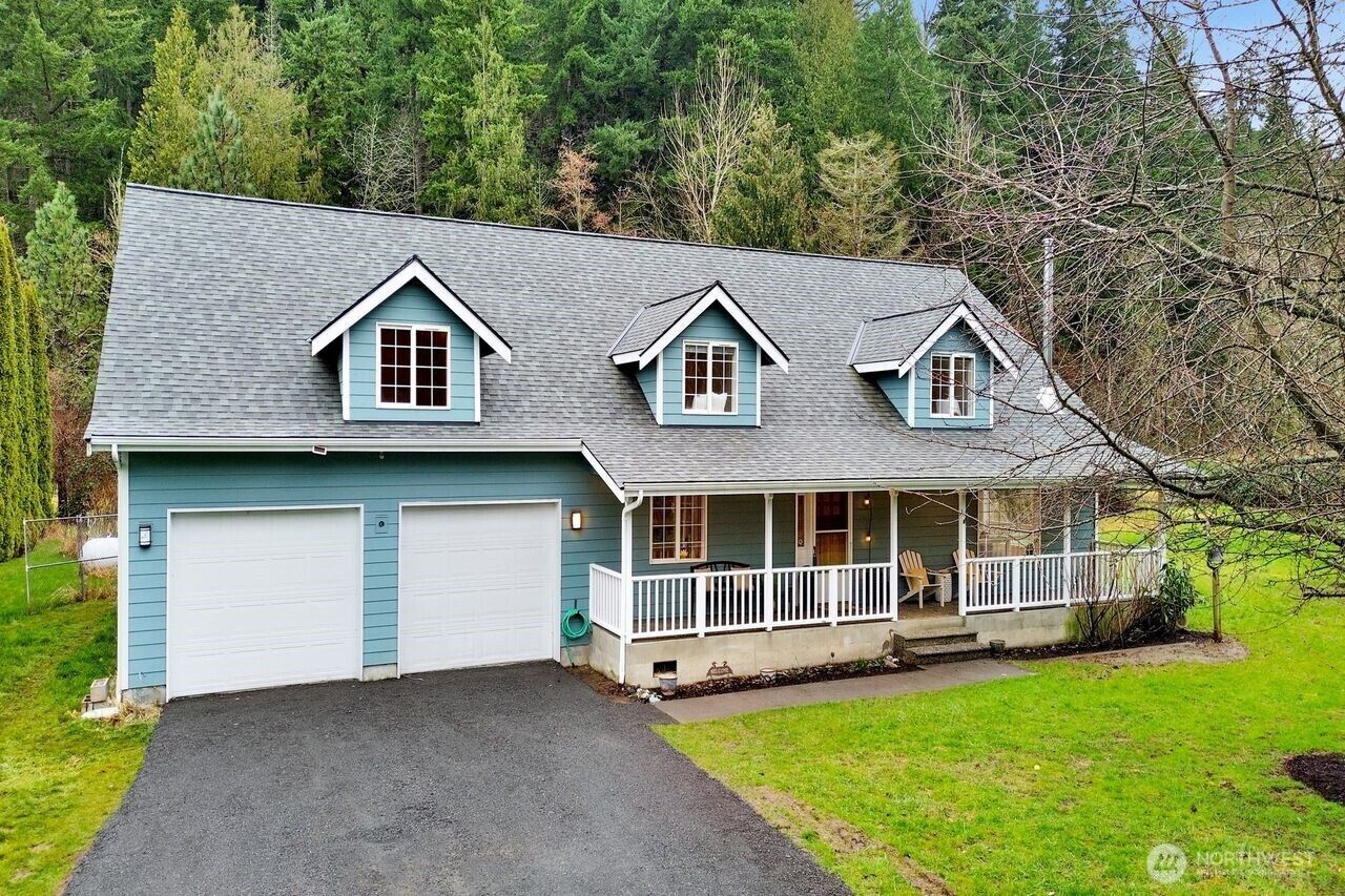 Property Photo: 5242 Scarlett Way WA 98244