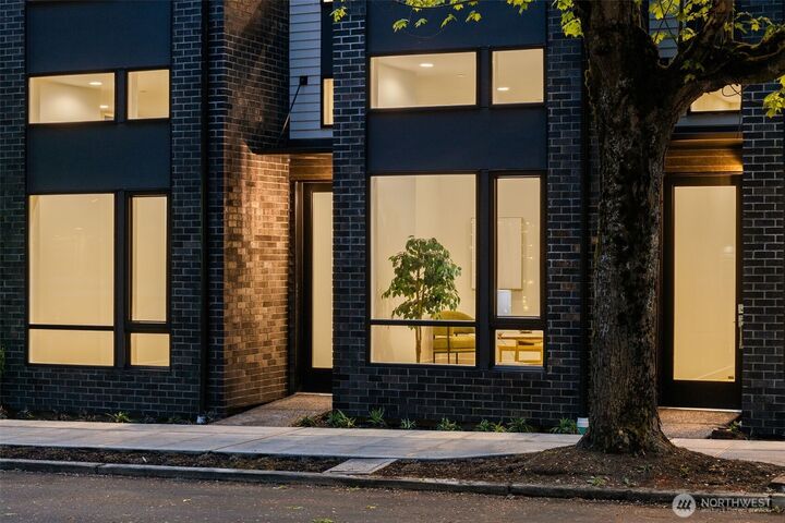 Property Photo: 1104 C 34th Avenue WA 98122