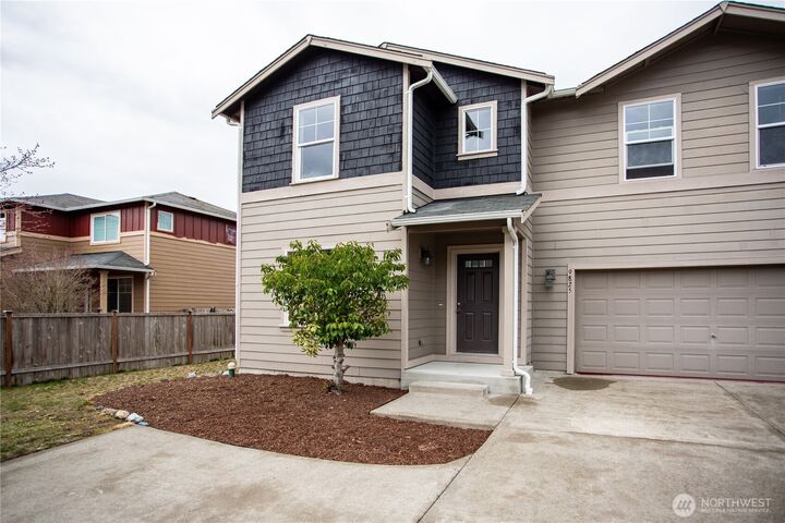 Property Photo:  9825  198th Street E  WA 98338 