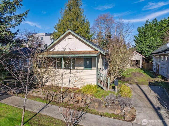 Property Photo:  946 N 86th Street  WA 98103 