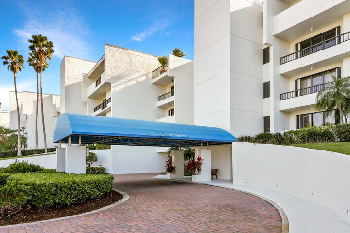 Property Photo: 2818 SE Dune Drive 2307 FL 34996