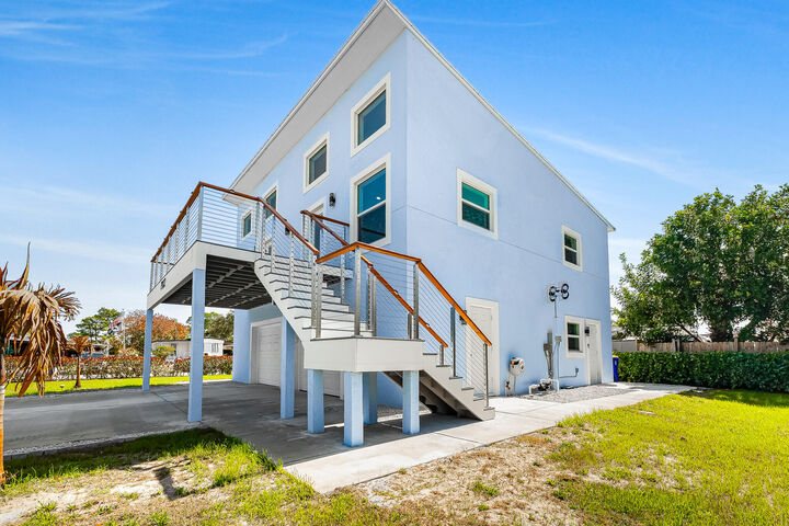 Property Photo: 7932 SE Skylark Avenue FL 33455