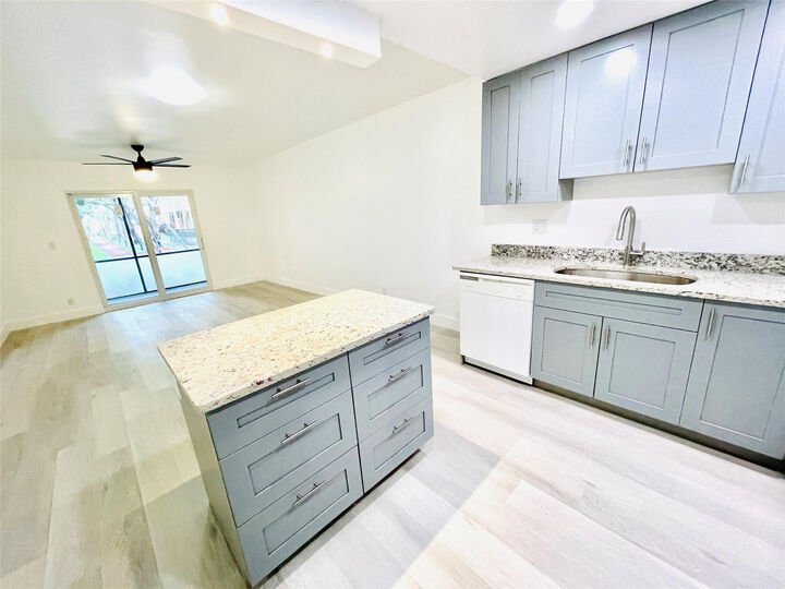 Property Photo:  257 S Cypress Road 414  FL 33060 