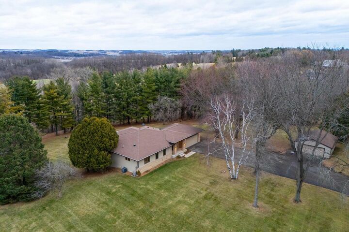 Property Photo:  4206 Rose Court  WI 53562 