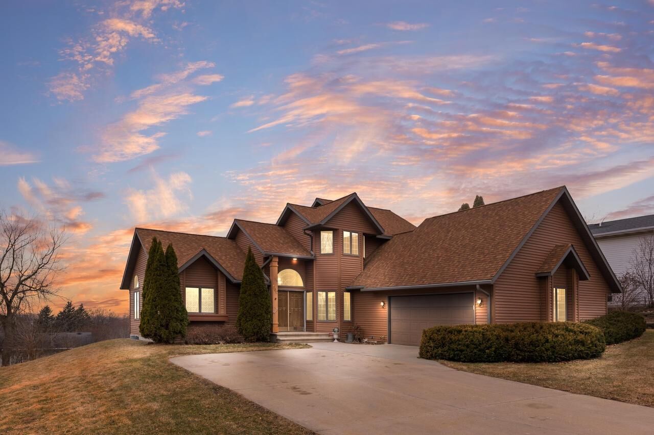 Property Photo:  560 Russell Drive  WI 54971 