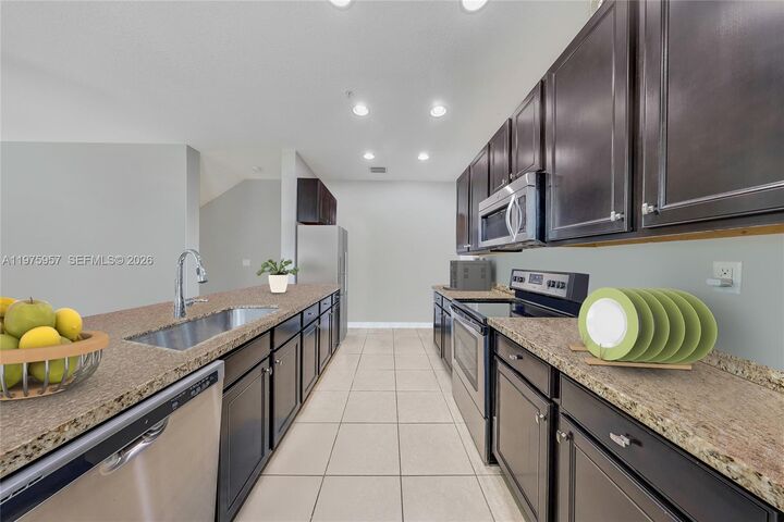 Property Photo: 14776 SW 10th St 10501 FL 33027