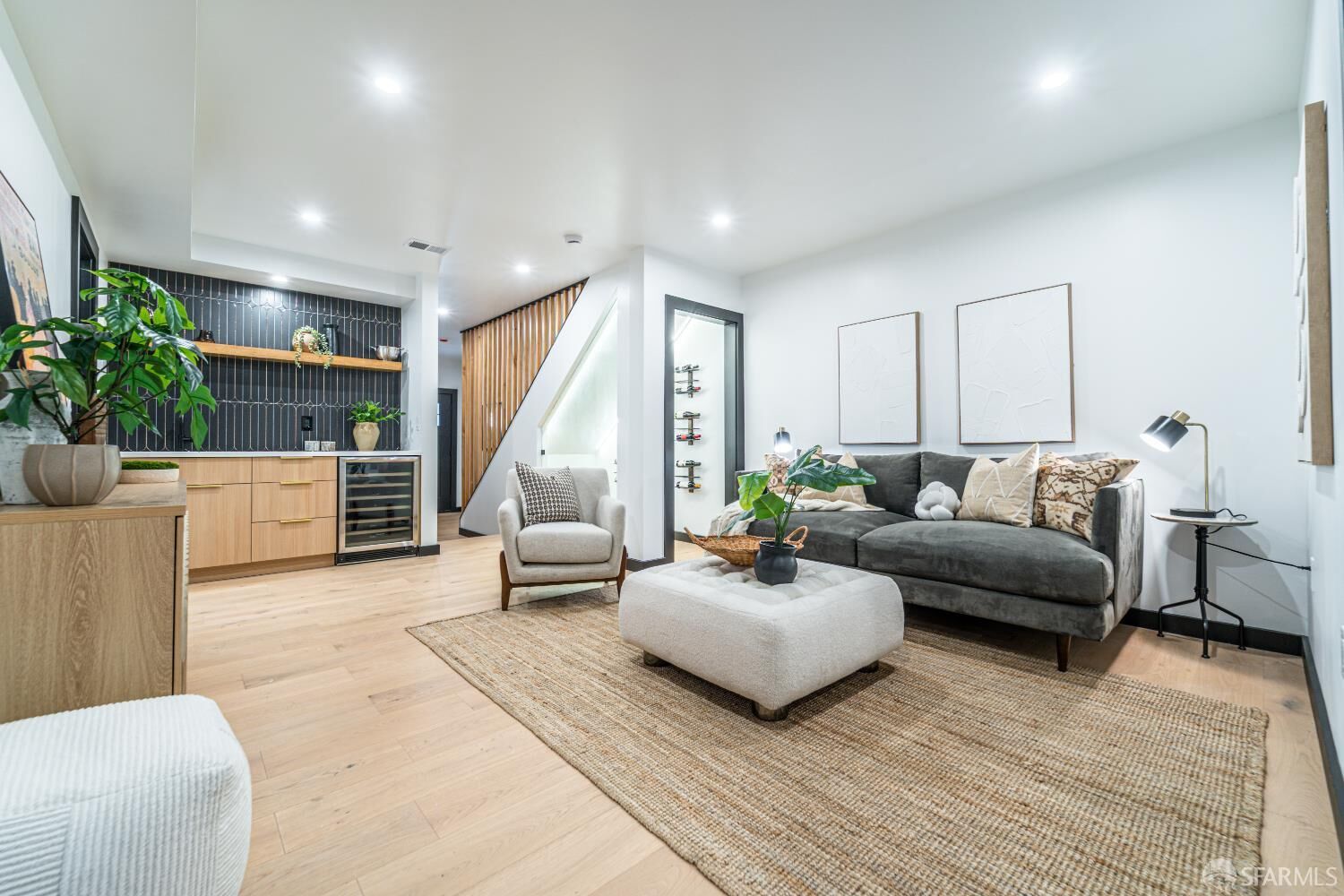 Property Photo:  165 Valparaiso Street  CA 94133 