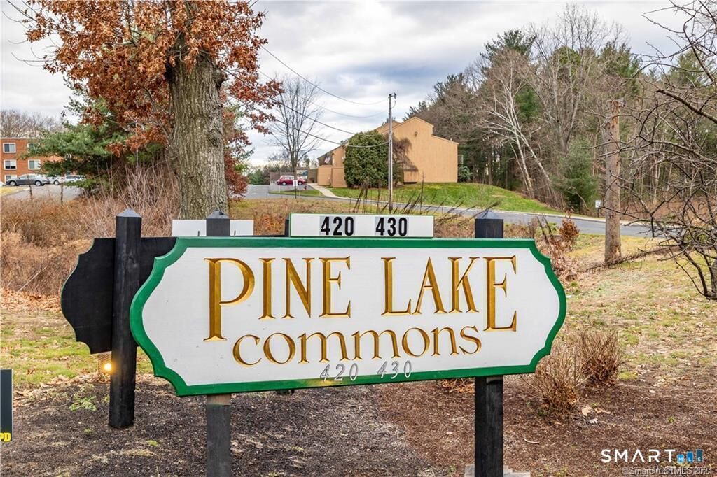 Property Photo:  422 Emmett Street Apt E  CT 06010 