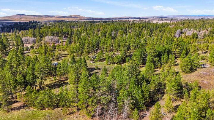 Property Photo:  11300 S Stangland Rd  WA 99022 