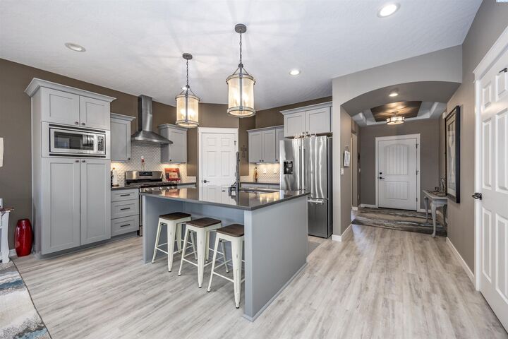 Property Photo:  2713 Torrey Pines Way  WA 99354 