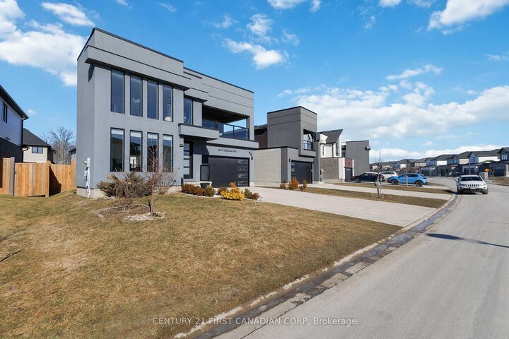 Property Photo:  1647 Applerock Avenue  ON N6G 0X6 