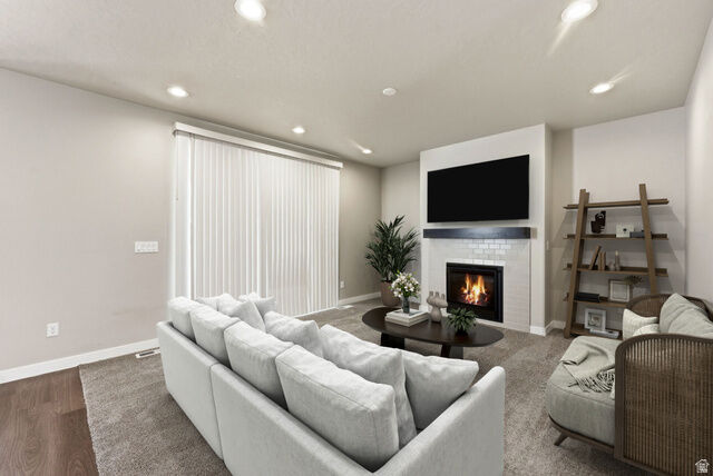 Property Photo: 370 W Parkway Dr UT 84037
