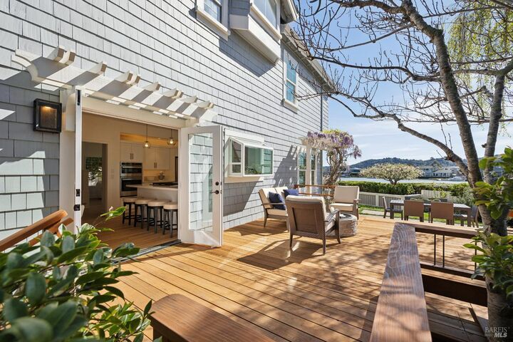 Property Photo:  11 Gretchen Place  CA 94904 