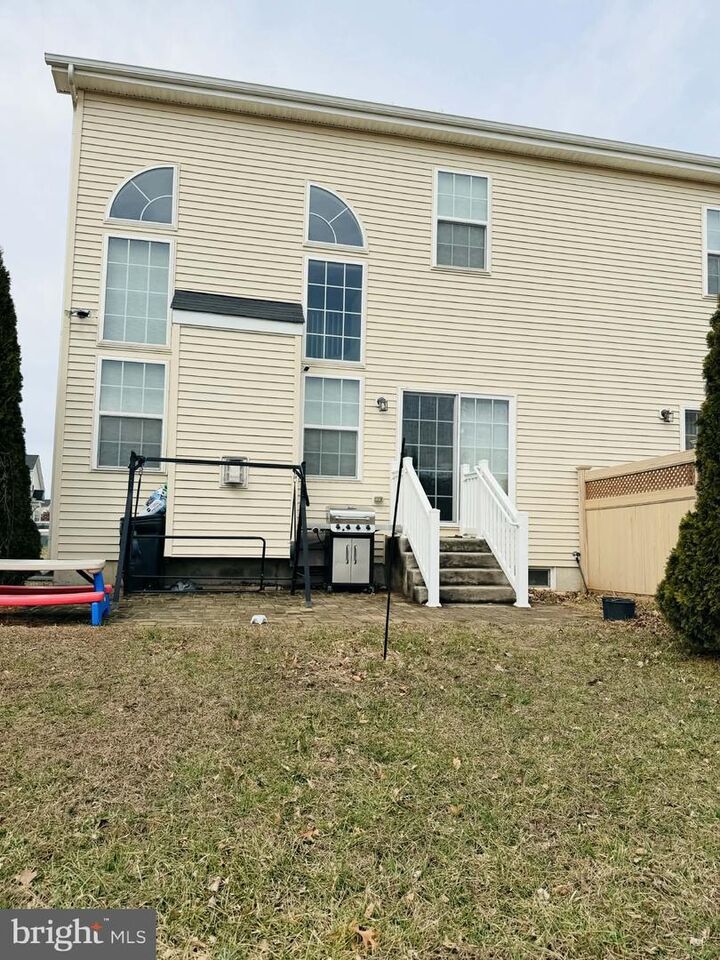 Property Photo:  610 Irish Court  DE 19709 