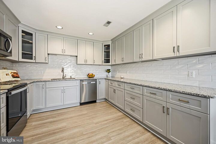 Property Photo:  109 Bayview  MD 21638 