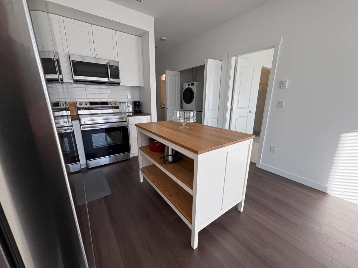 Property Photo:  8509 158 Street 506  BC V4N 6Y6 