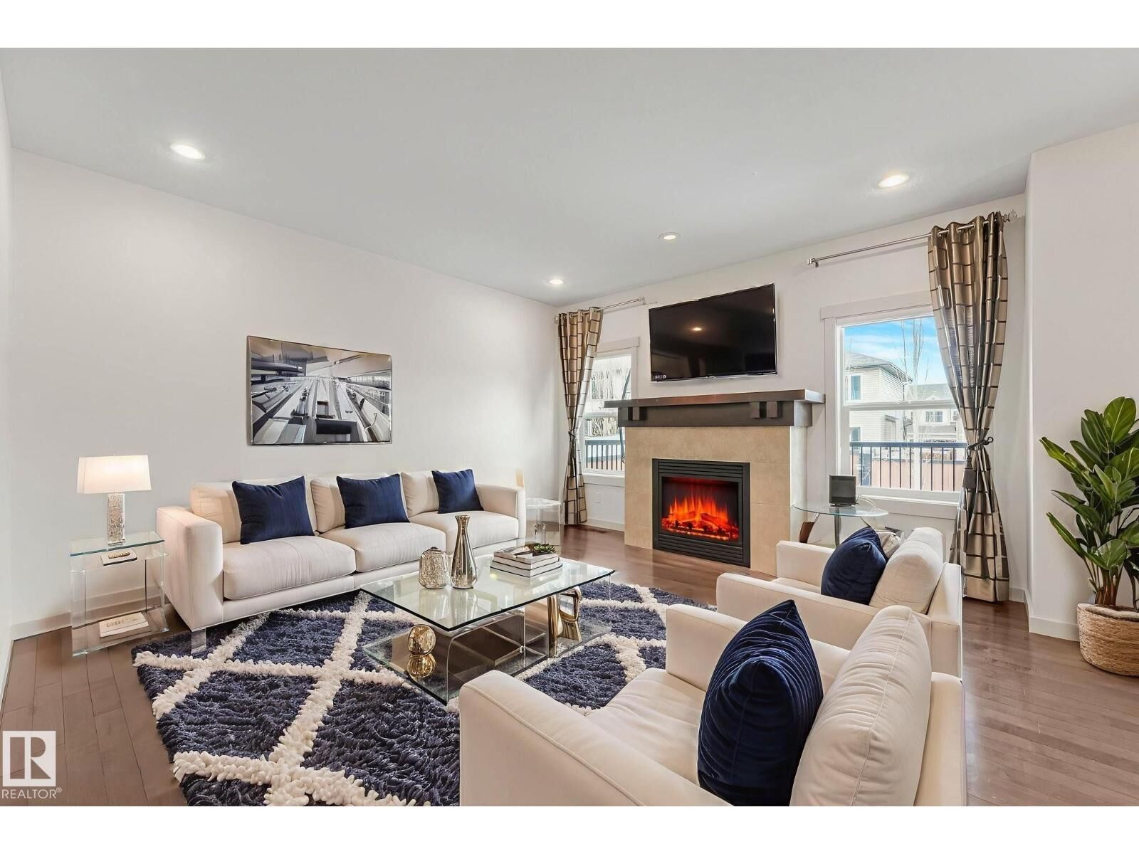 Property Photo:  1548 36 Av NW  AB T6T 0M5 