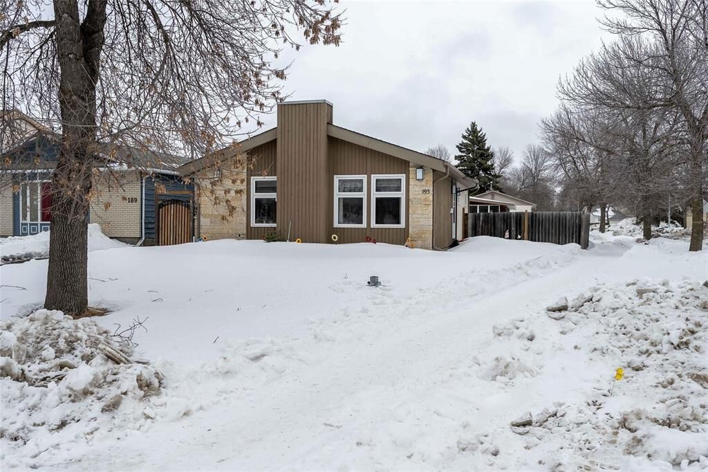 Property Photo:  193 Beckinsale Bay  MB R2N 1S6 