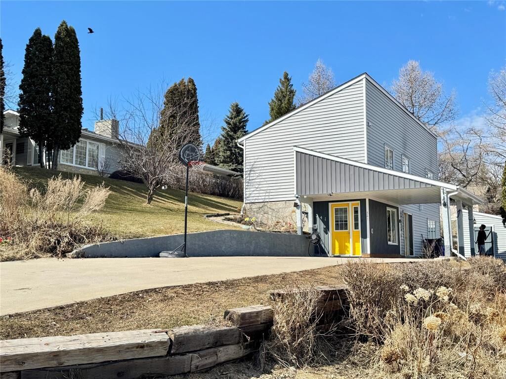 Property Photo:  341 Lilly Street  MB R0J 1H0 