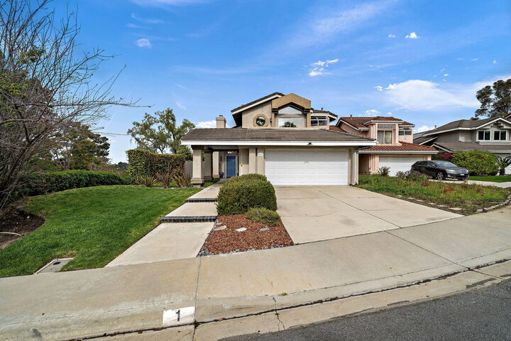 Property Photo:  1 Saint Isabella  CA 92677 