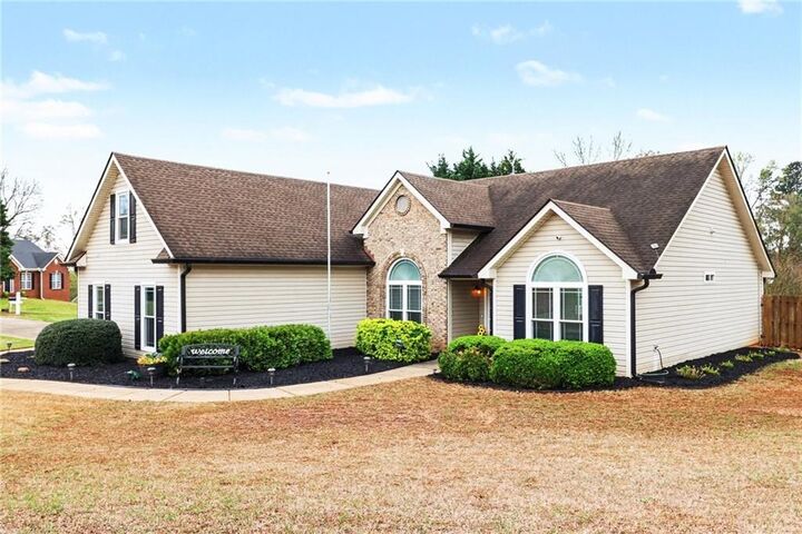 Property Photo:  16 Bailey Park Court  GA 30549 