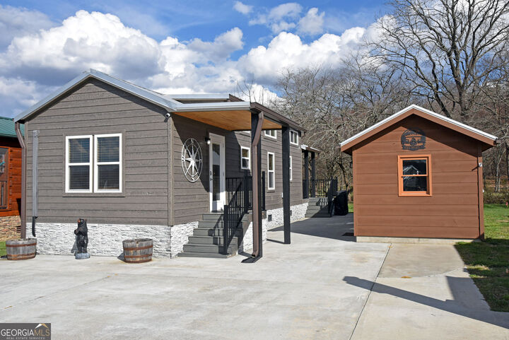 Property Photo: 435 Golden Nugget GA 30512