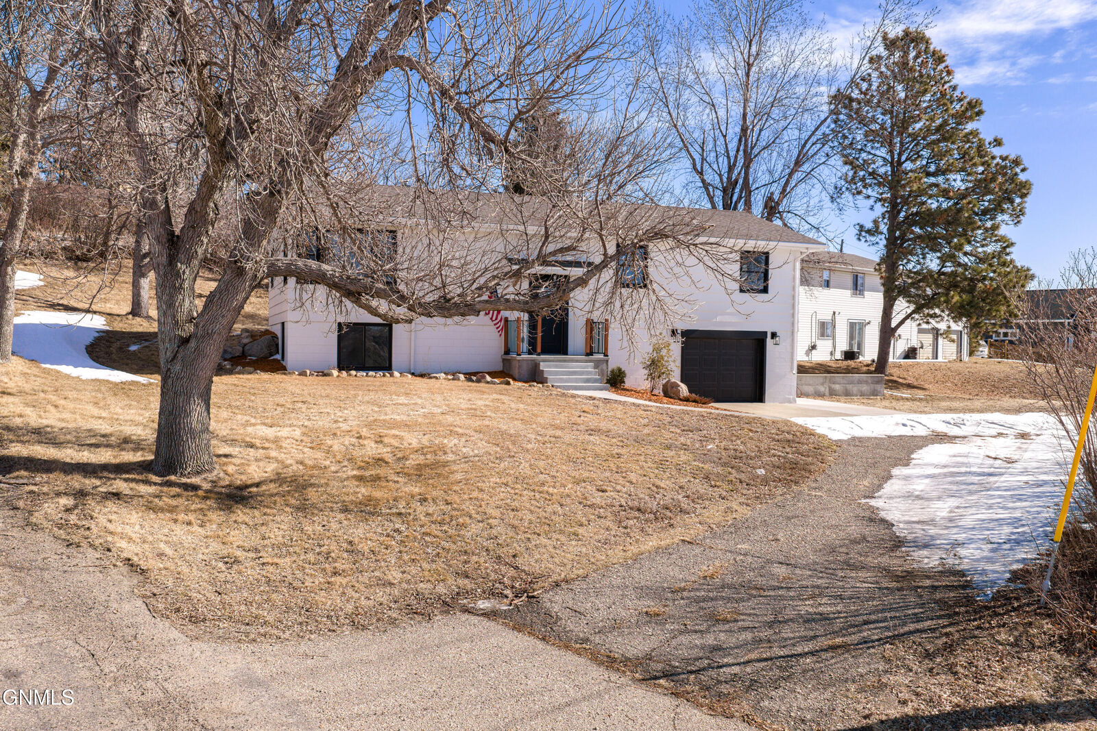 Property Photo: 415 3rd Street ND 58577