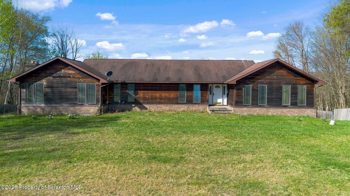 Property Photo:  434 Hemlock Road  PA 18472 