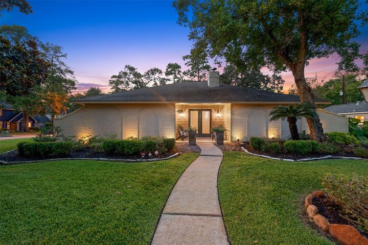 Property Photo:  722 Shadowbrook Drive  TX 77380 