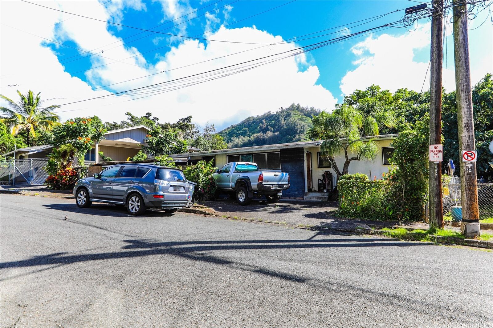 Property Photo:  2749 Piliwai Street  HI 96819 