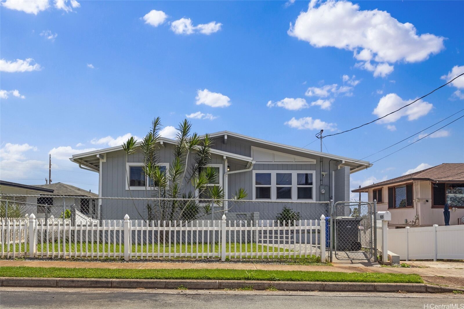 Property Photo: 925 Pilialo Street HI 96816