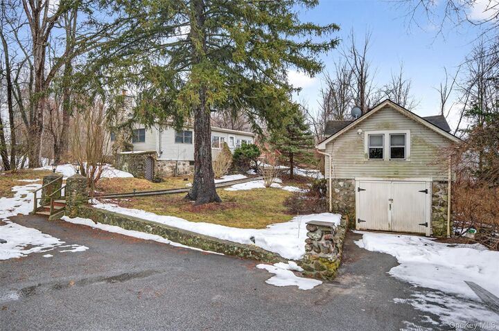 Property Photo:  307 Gibson Hill Road  NY 10918 